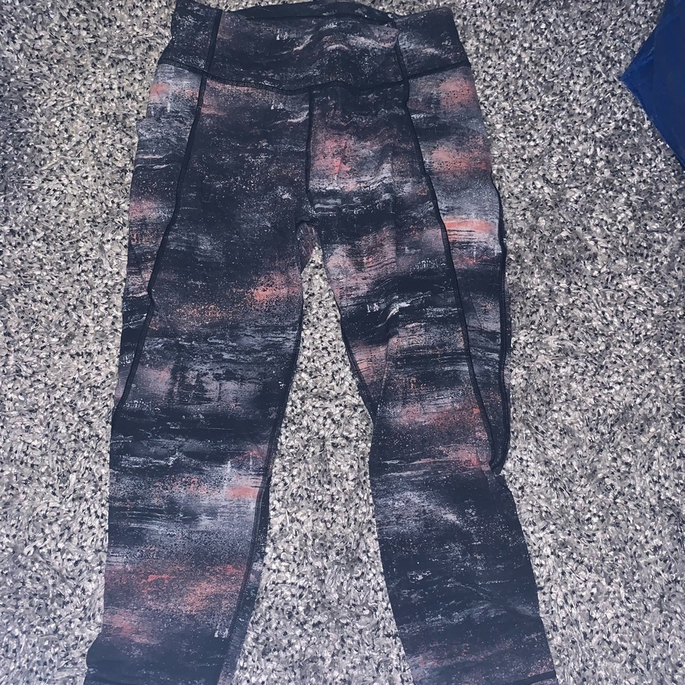 Lululemon multicolor cropped leggings